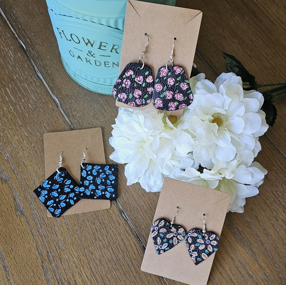 4 random pairs of leather handmade earrings ✨️ 😍 - Picture 3 of 3